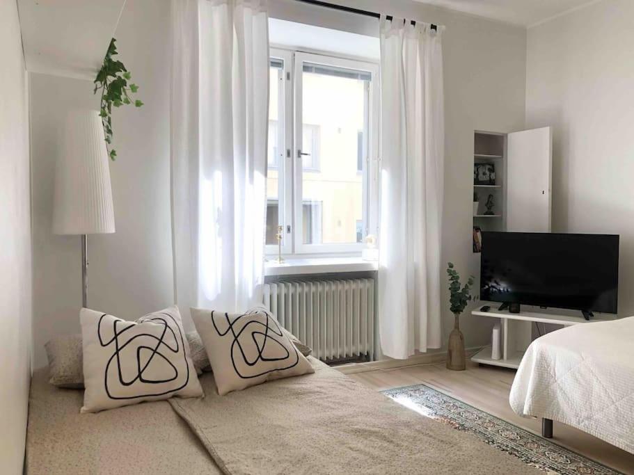 Modern And Bright With Location Apartamento